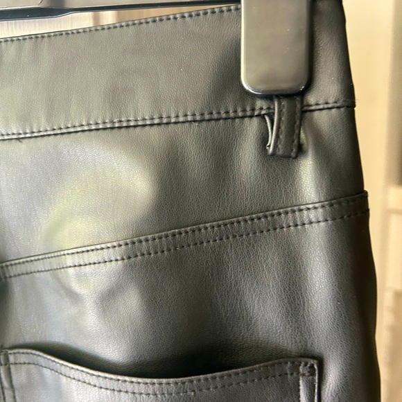 Black faux leather Zara size 36 pant ‘90s - Picture 4 of 8